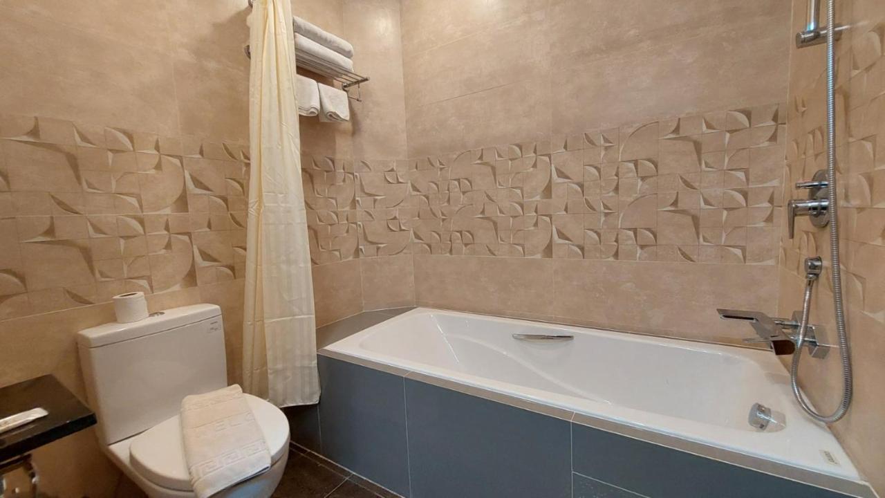 Hotel Grand Galaxy Rangun Kültér fotó